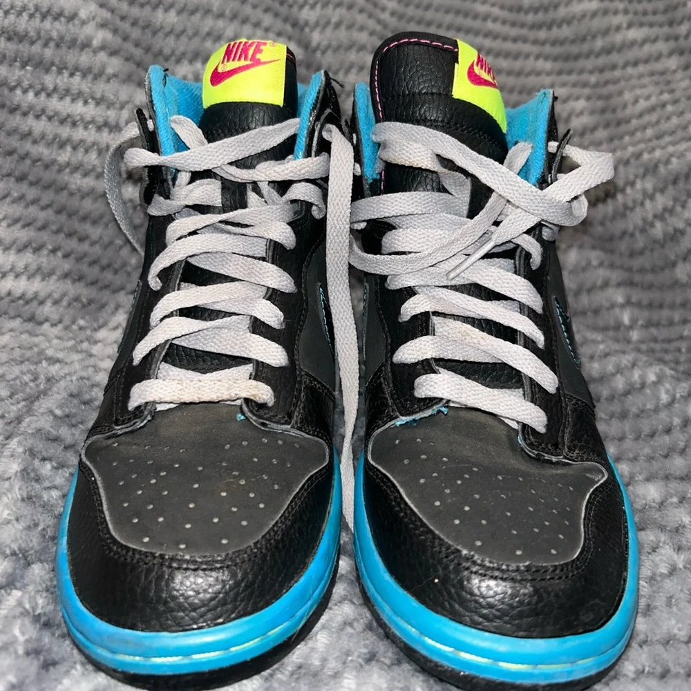 Nike Dunk Shoes Size Y5 Black/Blue‎ With Paint Splatter Design